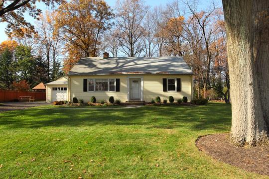 10 WHITE BIRCH DRIVE