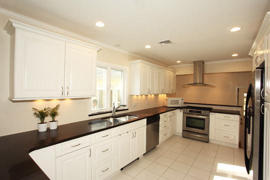 10 WHITE BIRCH DRIVE