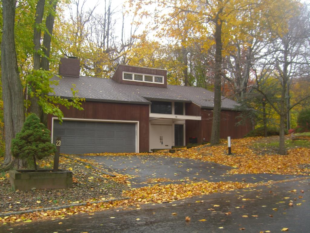 23 GLENSIDE DR