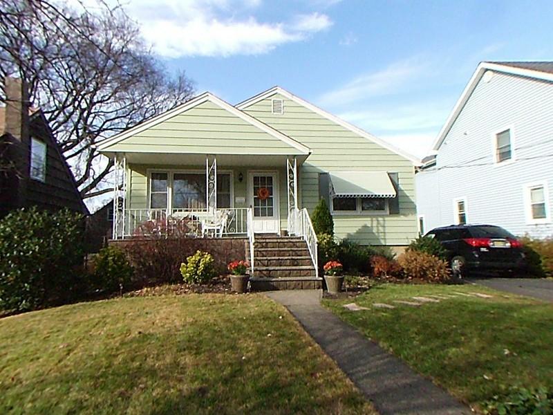 MLS #/Web ID: 2728477