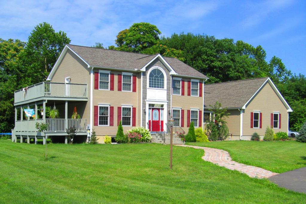 MLS #/Web ID: 2698278