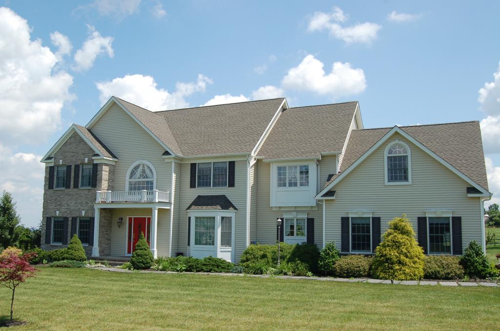 MLS #/Web ID: 2699878