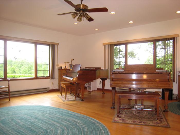 MLS #/Web ID: 2700878