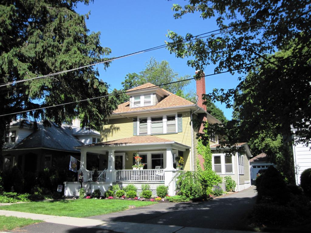 6 MAPLE AVE