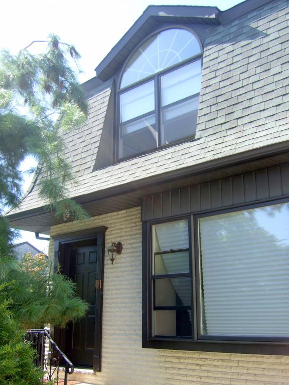 MLS #/Web ID: 2709778