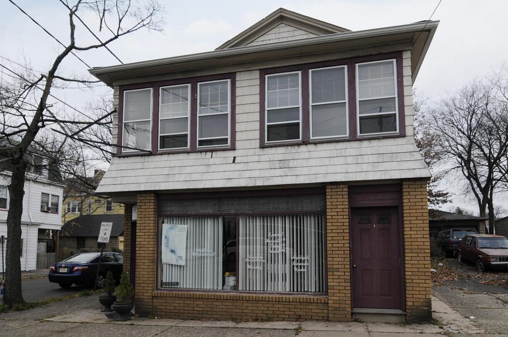 MLS #/Web ID: 2713778