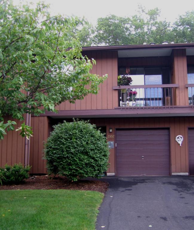 MLS #/Web ID: 2715178