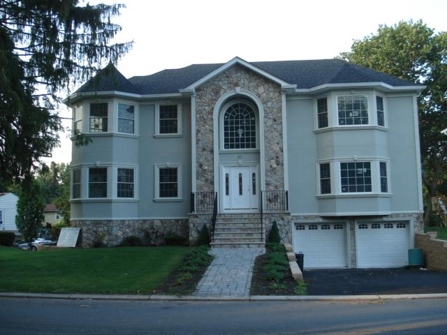 MLS #/Web ID: 2717178