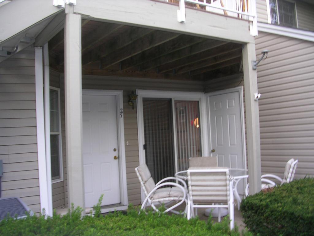 27 CEDAR CT