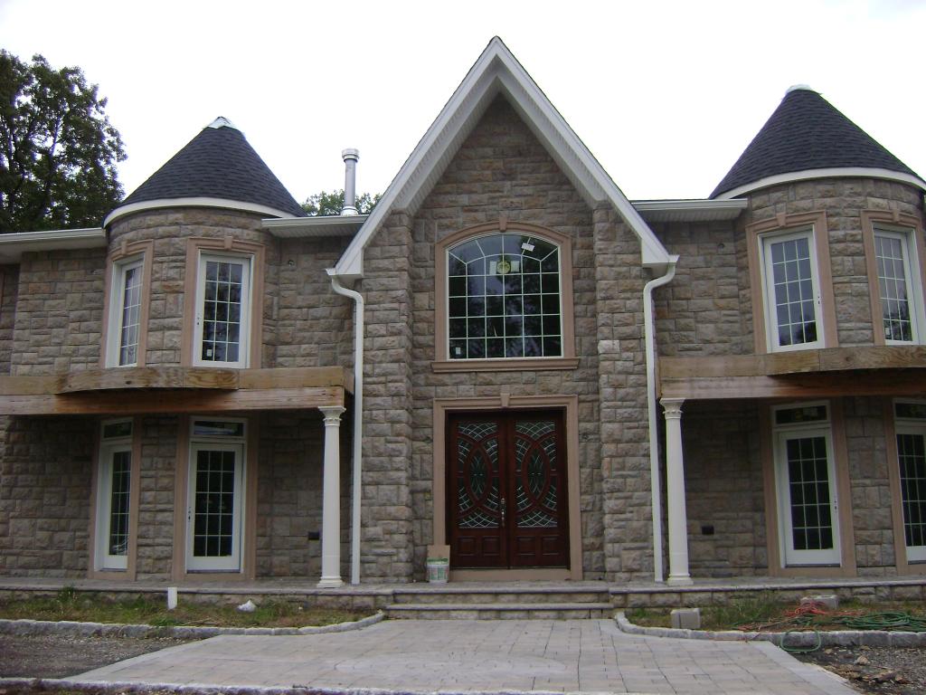MLS #/Web ID: 2720678