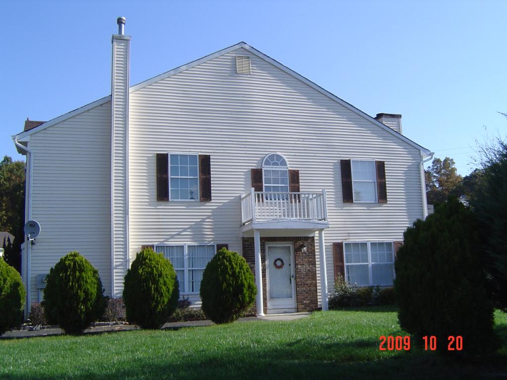 38 BREWSTER CIR