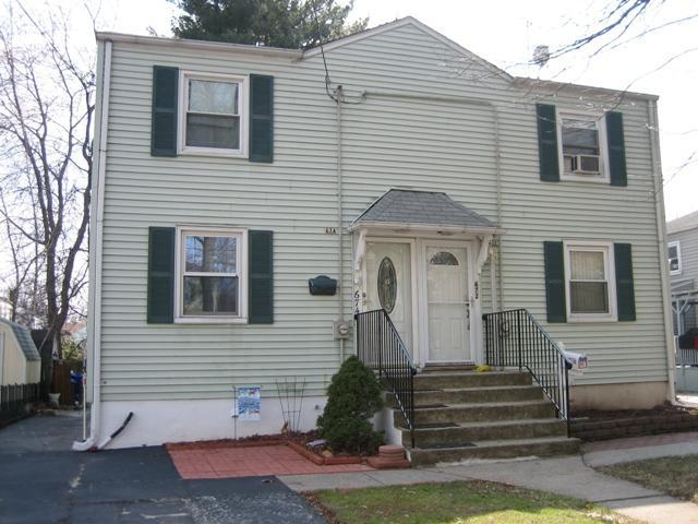 674 CRESCENT DR