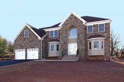 MLS #/Web ID: 2725578