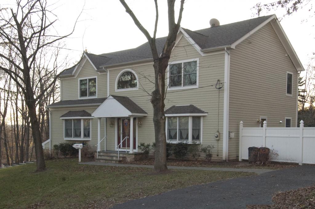 MLS #/Web ID: 2729778