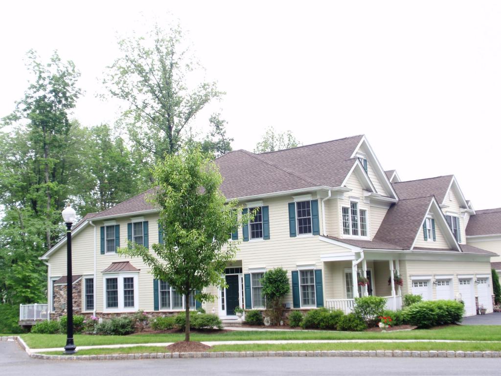 MLS #/Web ID: 2686379