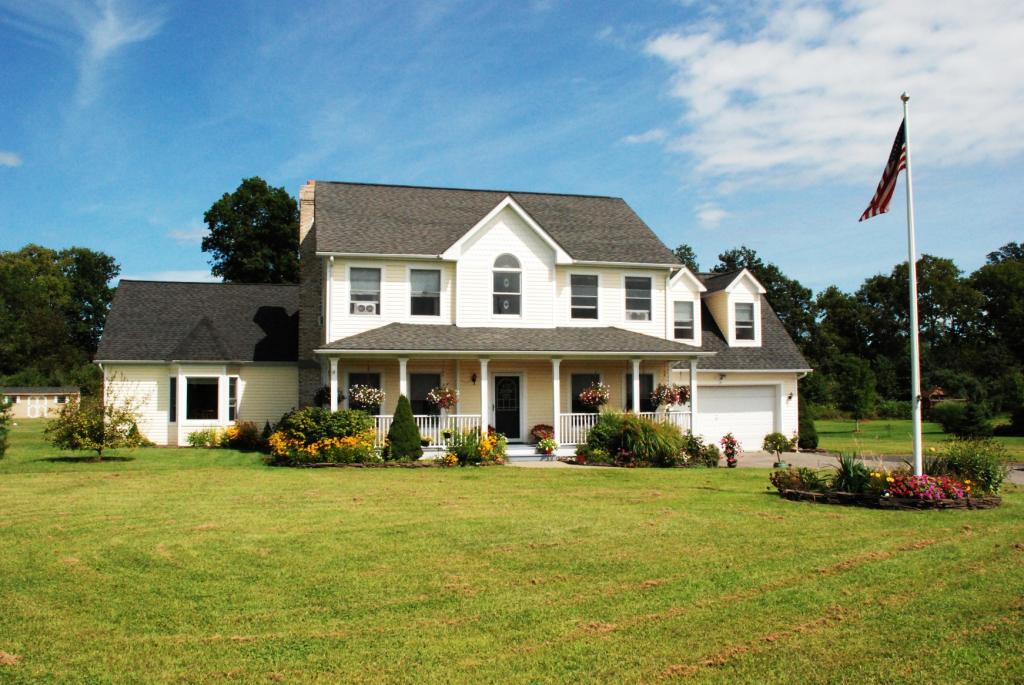 11 FARM MEADOWS RD