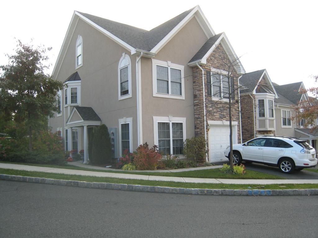 1 BIRCHWOOD LN