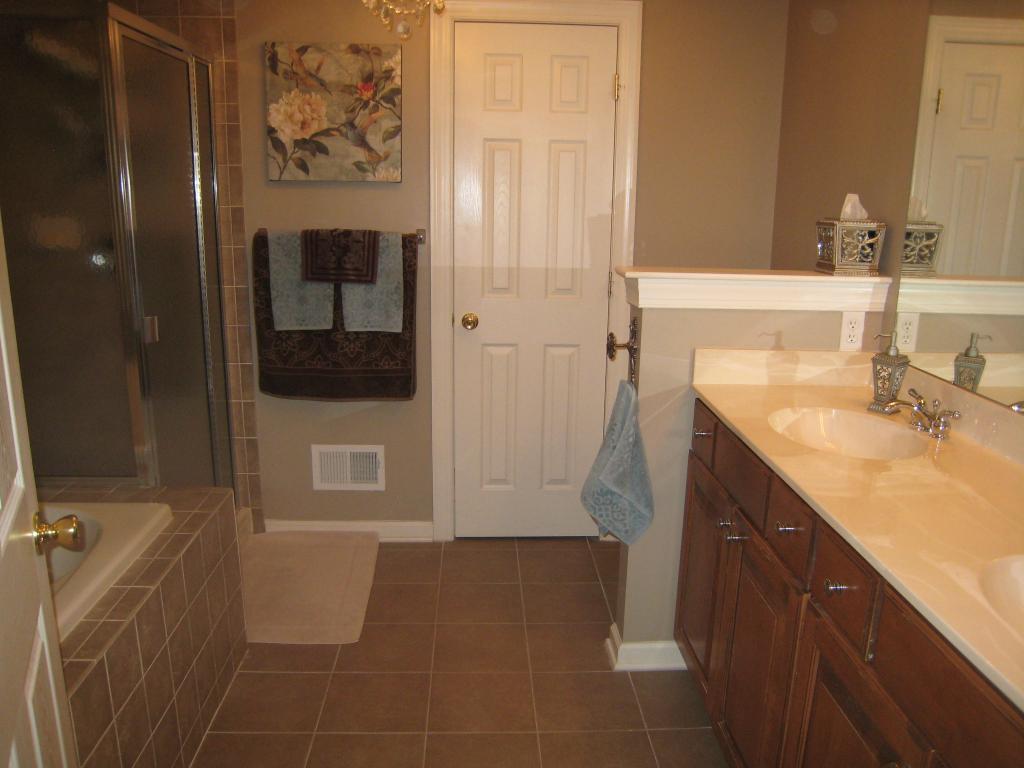 1 BIRCHWOOD LN
