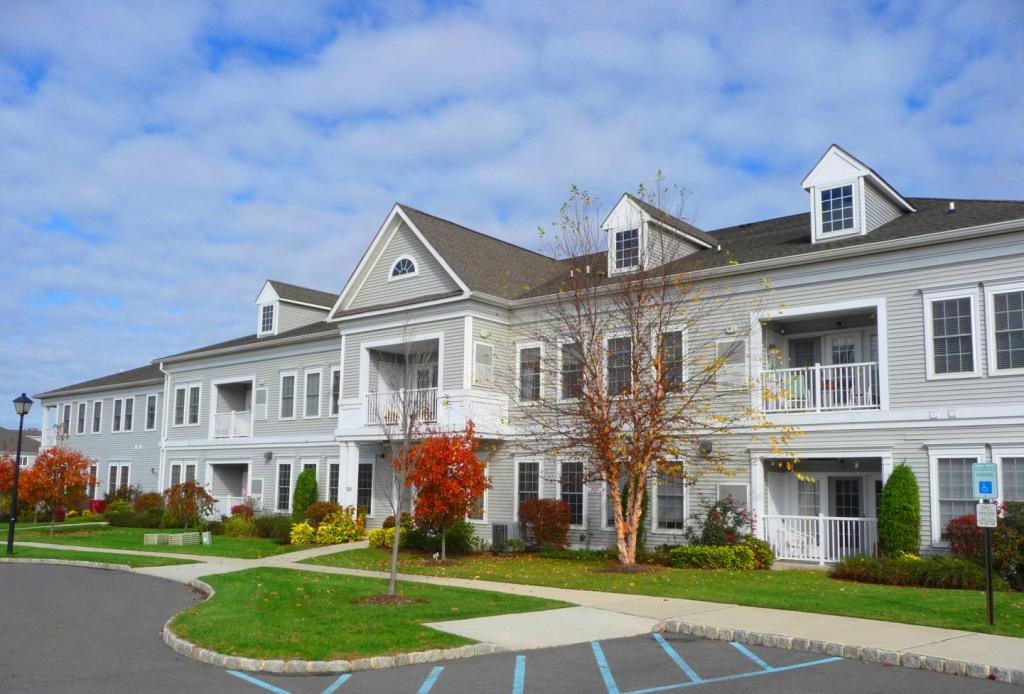 MLS #/Web ID: 2724579