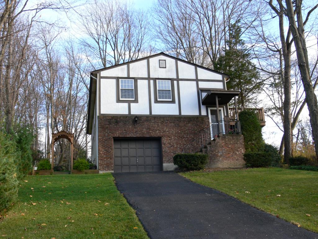 MLS #/Web ID: 2728079