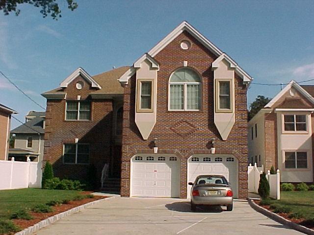 MLS #/Web ID: 2454080