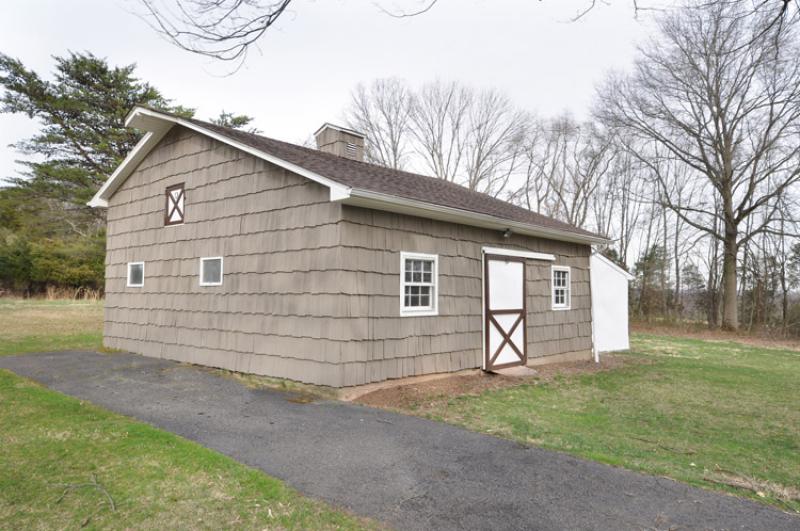 26 MEADOW RD