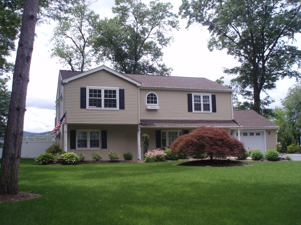 MLS #/Web ID: 2693080