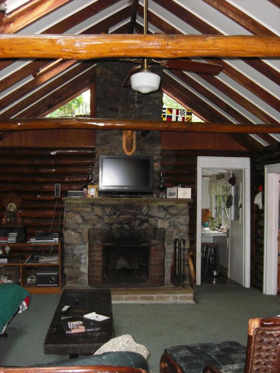 10 NOOK LN