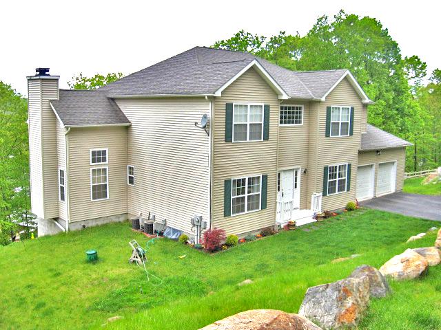 18 BRIAR LN