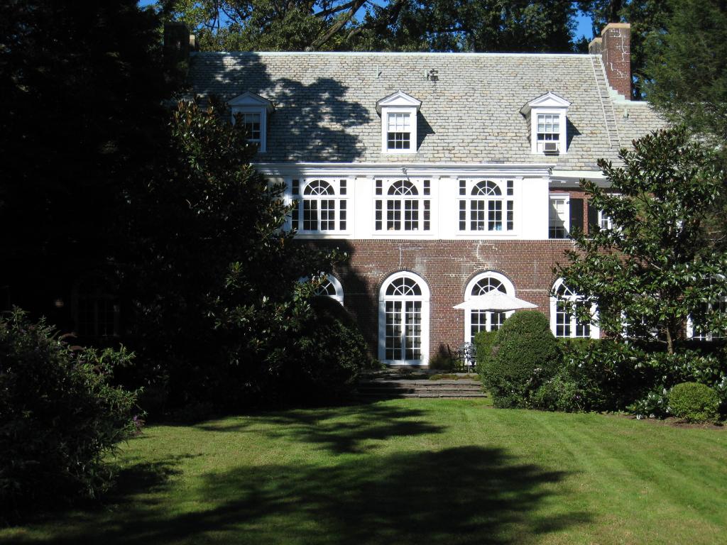 89 LLEWELLYN RD