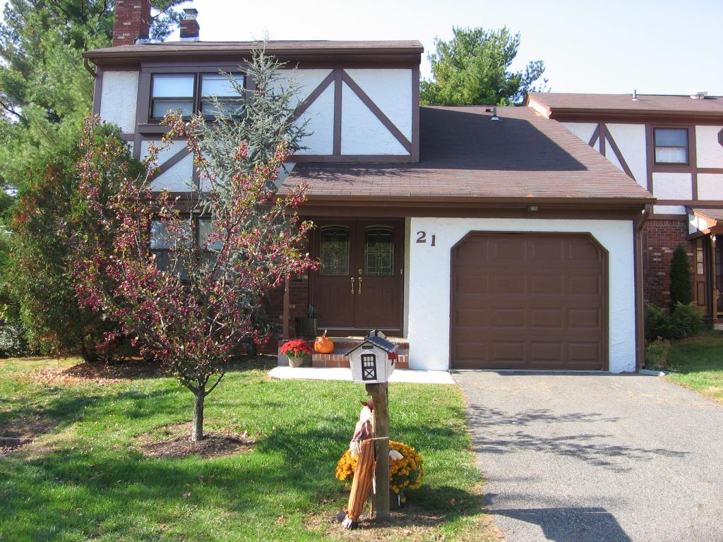 MLS #/Web ID: 2723980