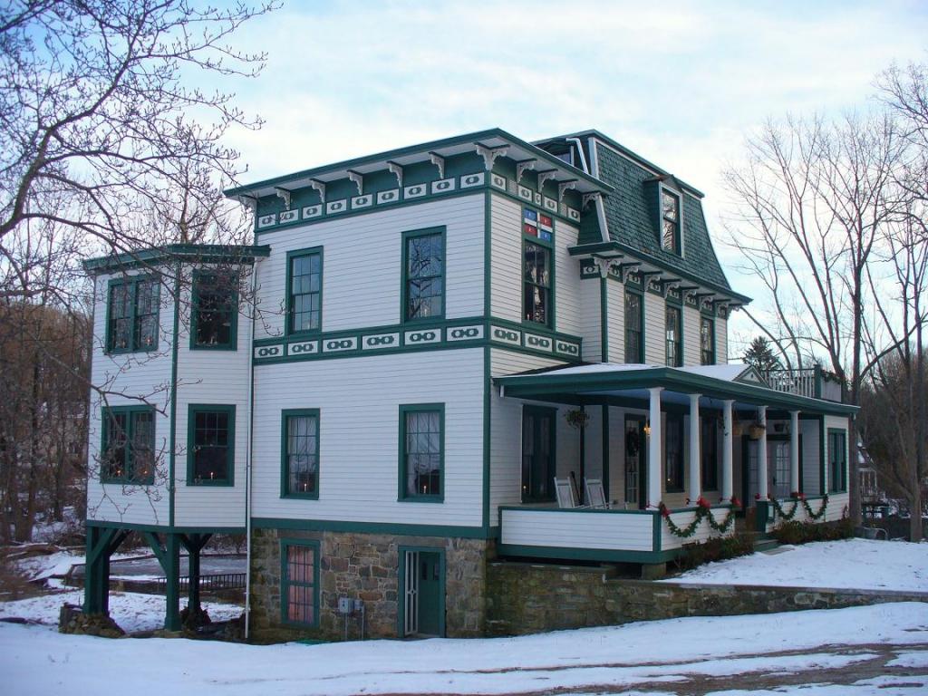 272 SCHOOLEYS MOUNTAIN RD