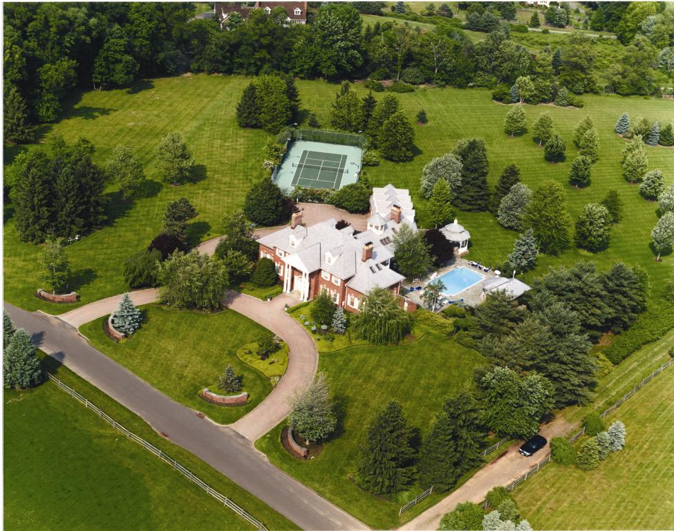 MLS #/Web ID: 2571581