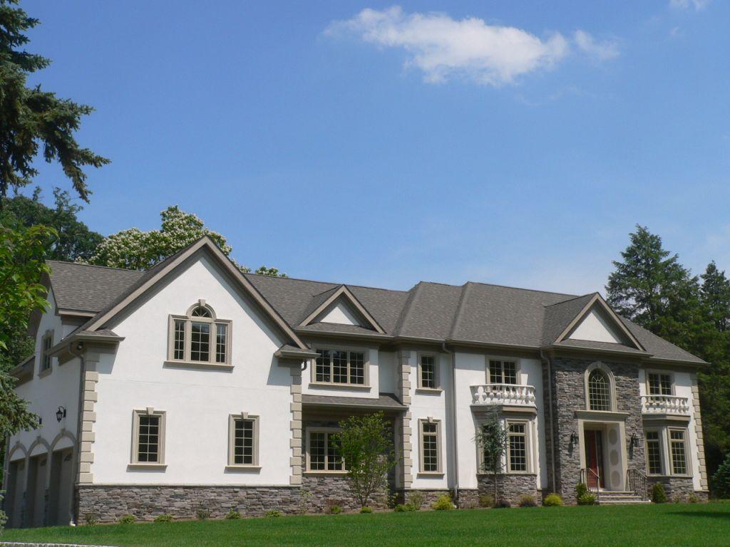2 Stratford Court