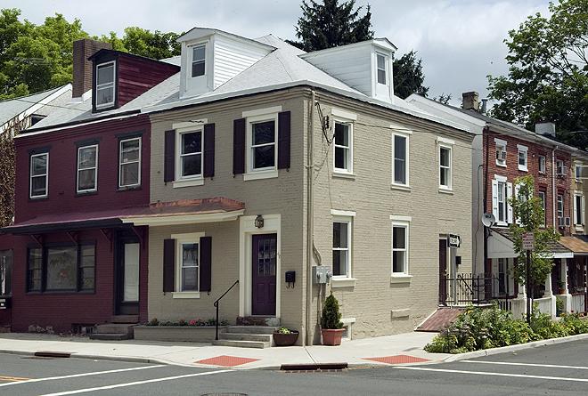 48 N MAIN ST
