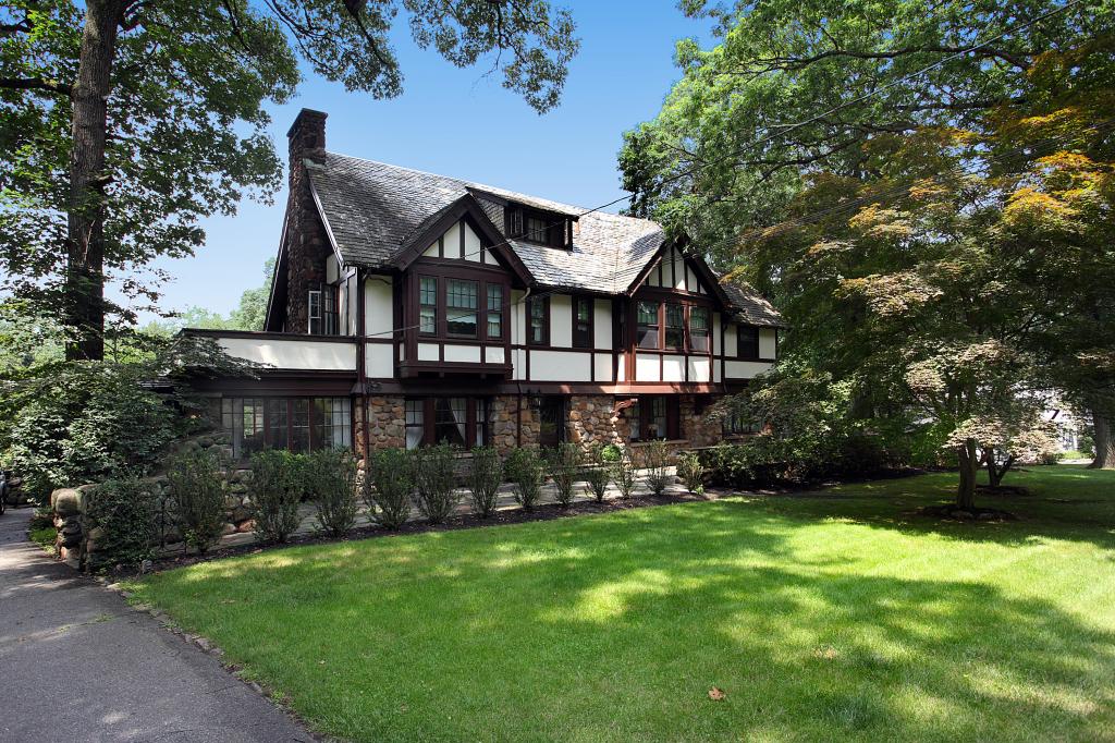MLS #/Web ID: 2701081