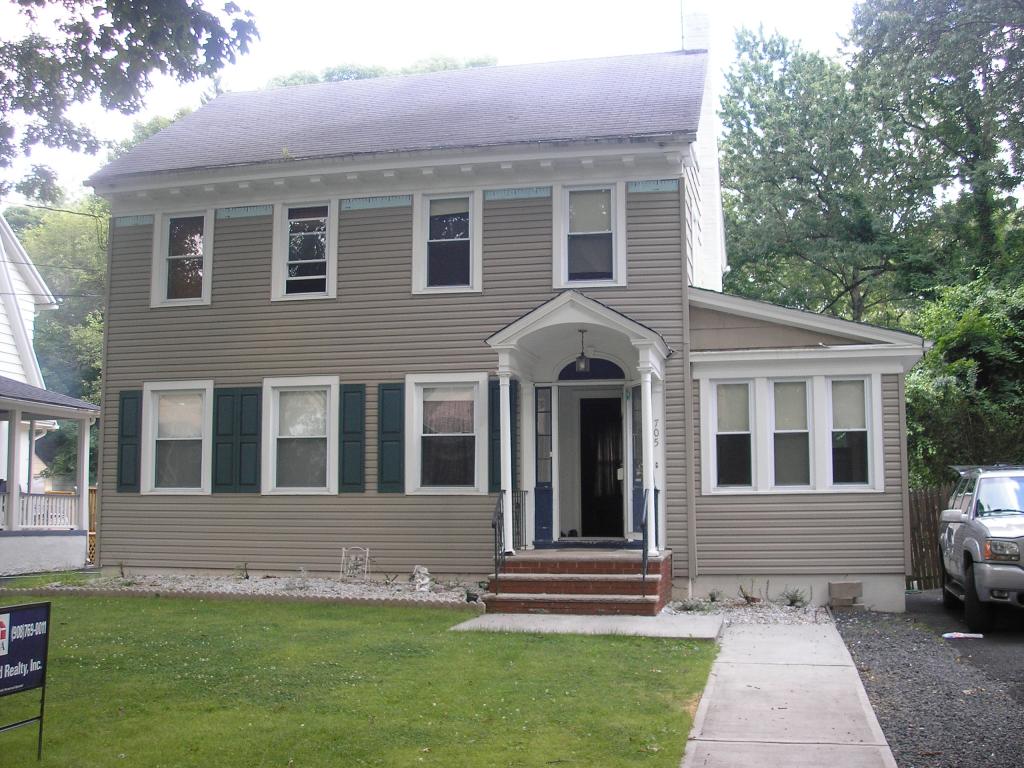 MLS #/Web ID: 2701781