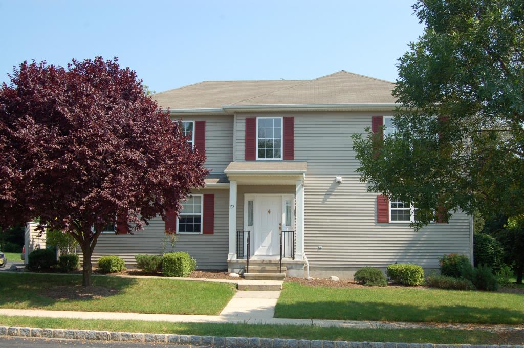 MLS #/Web ID: 2706981