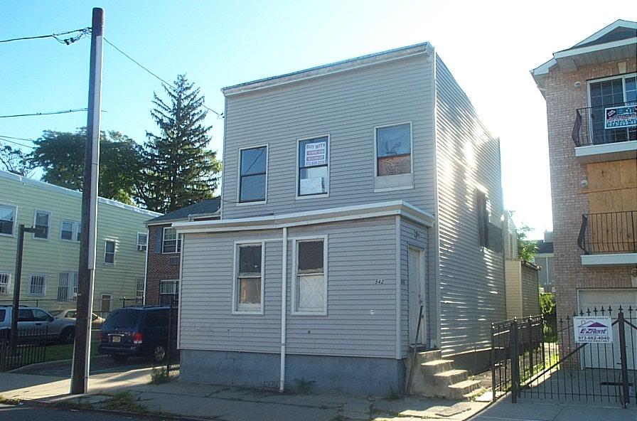 542 S 18TH ST