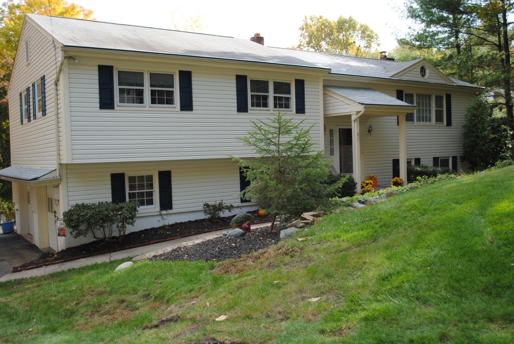 63 GROVE AVE