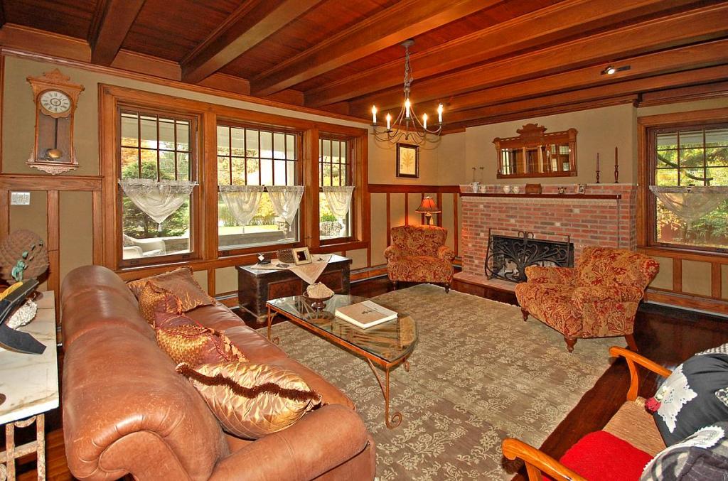 MLS #/Web ID: 2726281