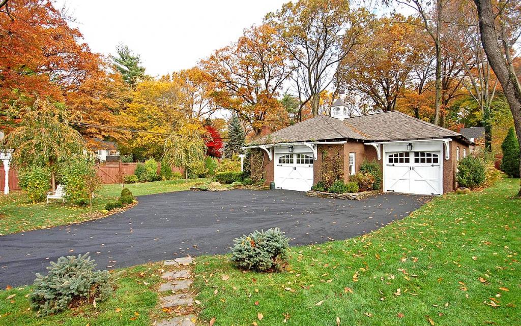 MLS #/Web ID: 2726281