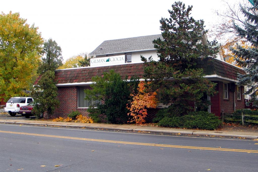 63 GREENBROOK RD