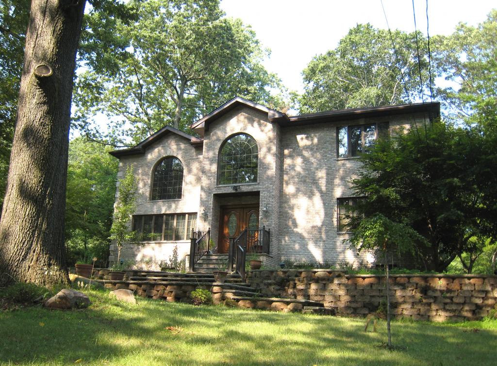 630 SNYDER AVE