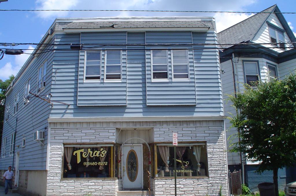 MLS #/Web ID: 2695482