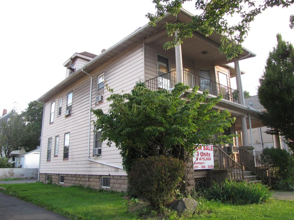 421 CLIFTON AVE