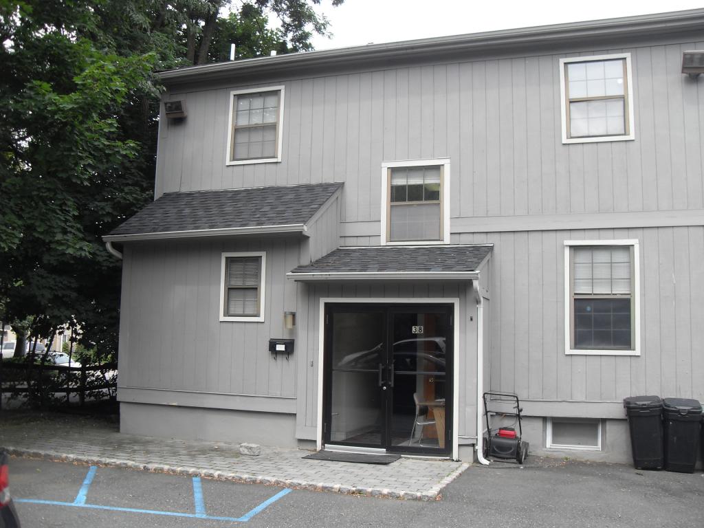 MLS #/Web ID: 2713082