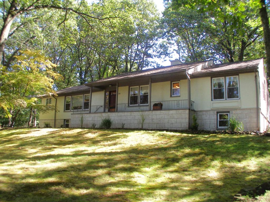 MLS #/Web ID: 2716882
