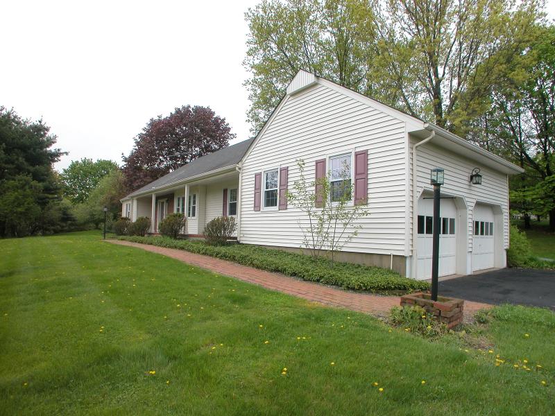 3 BROCKDEN DR, Mendham, NJ