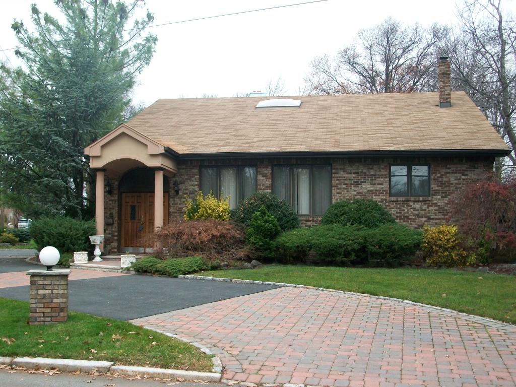 MLS #/Web ID: 2727482